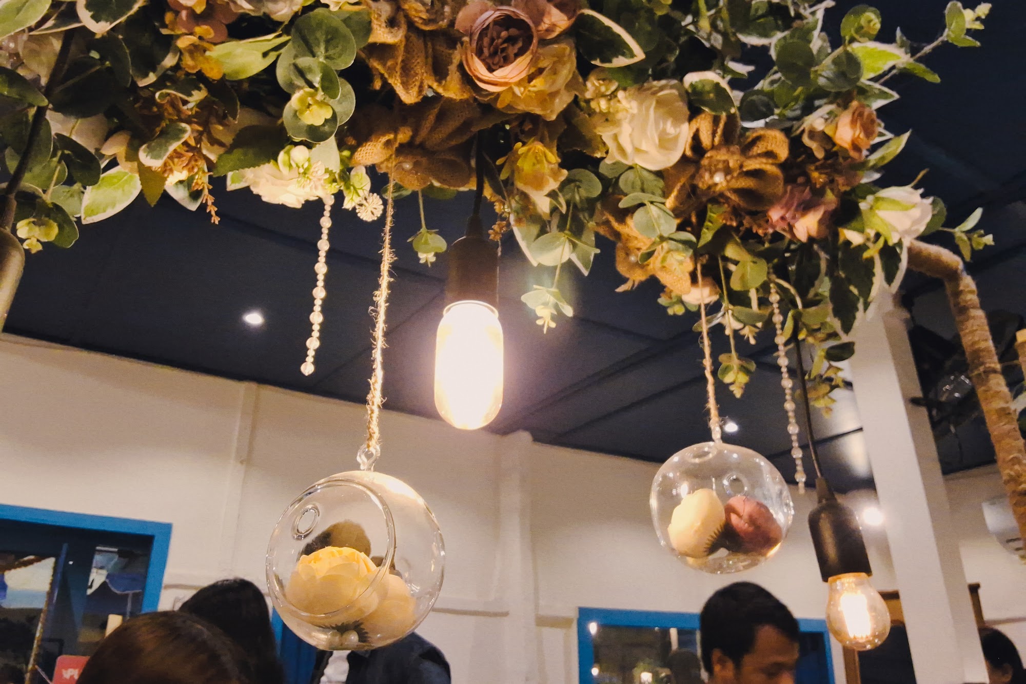 Cafe Uzan warm interior lights